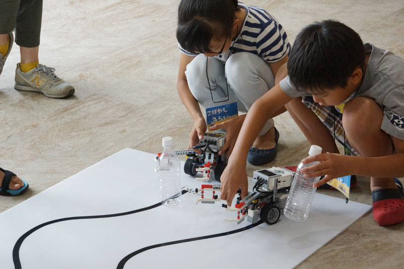 マインドストームEV3を走らせる様子